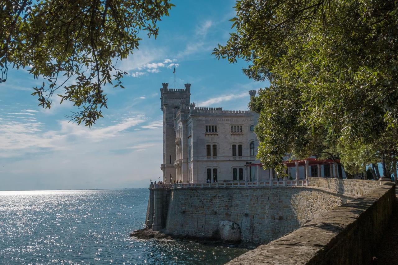 Residenza D'Annunzio Apartamento Trieste Exterior foto